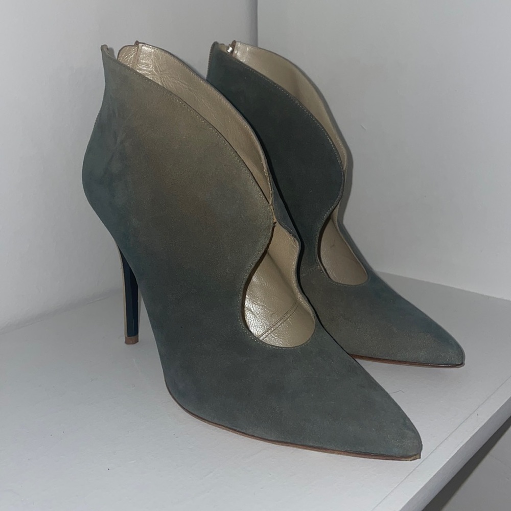 Oscar de lA Renta suede pump